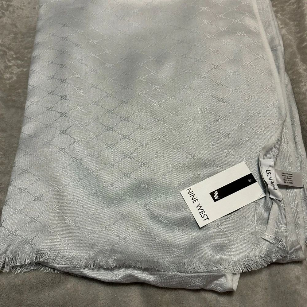 Nine West 100% viscose scarf nwt